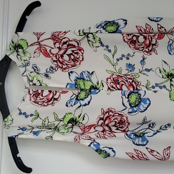 daniel rainn floral sleeveless top - Picture 9 of 13